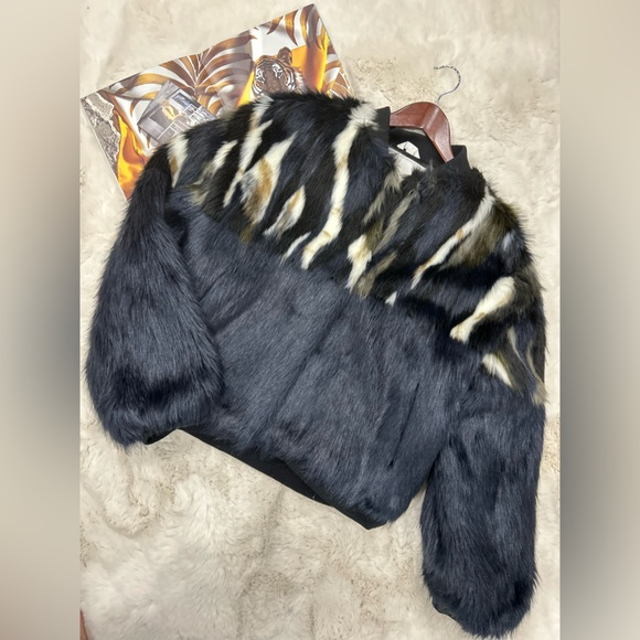 Fur coat Sosken studios. - Picture 1 of 13